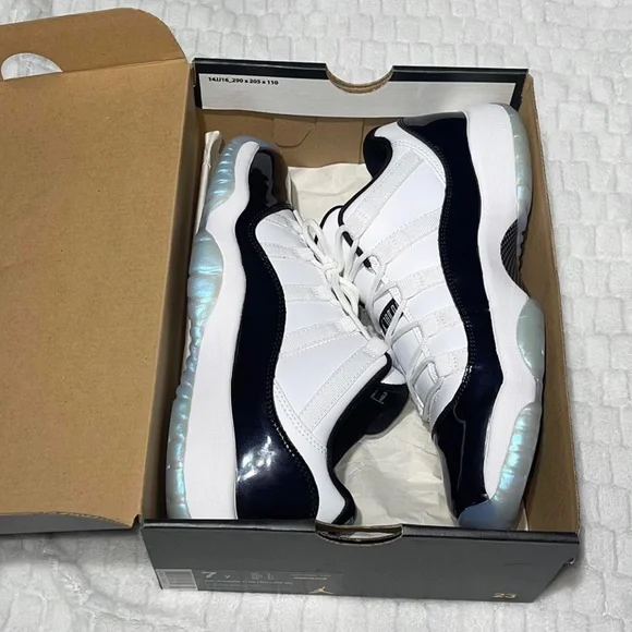 Air Jordan retro 11 “emerald” - Picture 2 of 3